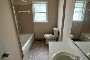 809 Fox St, Elizabethtown, NC 28337 - Photo 6