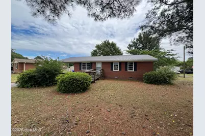 809 Fox Street, Elizabethtown, NC 28337 - Photo 1