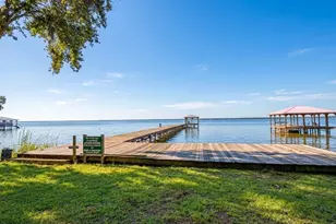 104 Live Oak Circle, Lake Waccamaw, NC 28450 - Photo 2