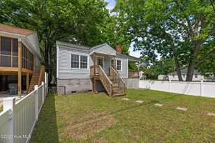 2402 Oaks Rd, New Bern, NC 28560 - Photo 2