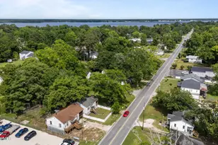 2402 Oaks Rd, New Bern, NC 28560 - Photo 24
