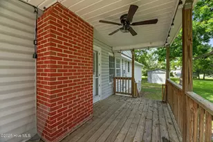 2402 Oaks Rd, New Bern, NC 28560 - Photo 20