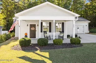 303 Ashley Woods Ct, Clayton, NC 27527 - Photo 2
