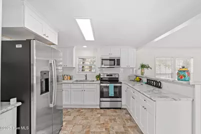 2807 Cross Bones Road SW, Supply, NC 28462 - Photo 6