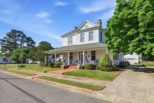 218 W College St, Mount Olive, NC 28365 - Photo 2