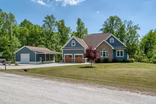 182 Branch Ct, Swansboro, NC 28584 - Photo 8