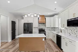 402 Wade Dr, Richlands, NC 28574 - Photo 8
