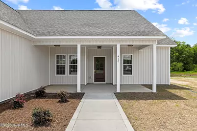 402 Wade Drive, Richlands, NC 28574 - Photo 2