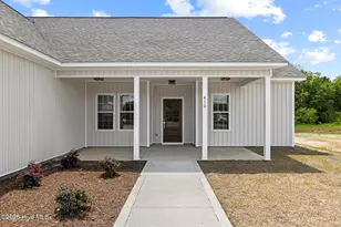 402 Wade Dr, Richlands, NC 28574 - Photo 2