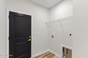 402 Wade Dr, Richlands, NC 28574 - Photo 12