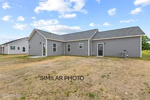 406 Wade Dr, Richlands, NC 28574 - Photo 4