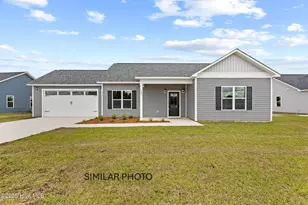 406 Wade Dr, Richlands, NC 28574 - Photo 2
