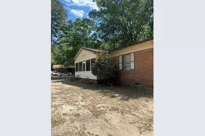 109 W Chestnut Street, Maxton, NC 28364 - Photo 2