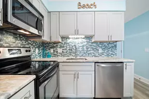 1404 Canal Dr, Carolina Beach, NC 28428 - Photo 10