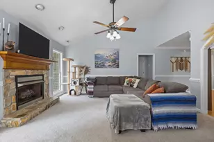 405 W Regent Ct, Jacksonville, NC 28546 - Photo 6