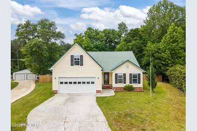 405 W Regent Court, Jacksonville, NC 28546 - Photo 1