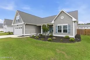 305 W Weatherbee Wy, Hampstead, NC 28443 - Photo 2