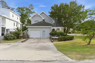 701 Fifth Street S, Carolina Beach, NC 28428 - Photo 4