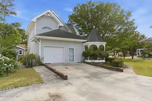 701 Fifth Street S, Carolina Beach, NC 28428 - Photo 6