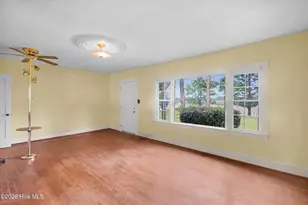 402 Madam Moores Ln, New Bern, NC 28562 - Photo 6