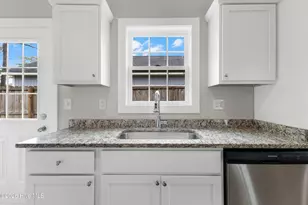 335 Dwight St, Holly Ridge, NC 28445 - Photo 8