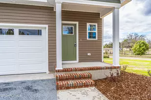 1060 W New York Ave, Southern Pines, NC 28387 - Photo 2