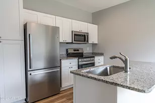 1060 W New York Ave, Southern Pines, NC 28387 - Photo 6