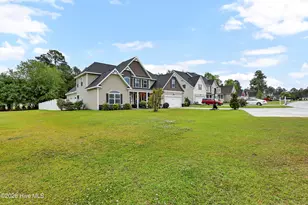 201 Wedgefield Cir, Maple Hill, NC 28454 - Photo 2