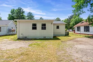 506 Charlotte St, Hamlet, NC 28345 - Photo 4