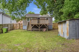 204 W Hill St, Benson, NC 27504 - Photo 22