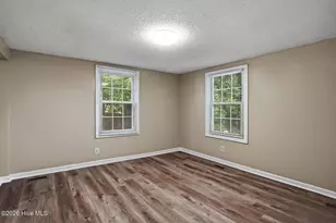 204 W Hill St, Benson, NC 27504 - Photo 18
