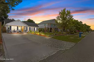 111 NW 10th St, Oak Island, NC 28465 - Photo 2