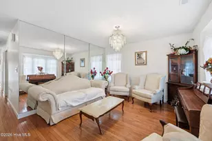 303 Dobbs St, Hertford, NC 27944 - Photo 4