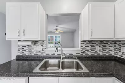 307 Bridgewood Drive, Jacksonville, NC 28546 - Photo 20