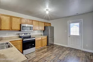 202 Bridgewood Dr, Jacksonville, NC 28546 - Photo 6