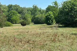 100 1st St, Laurinburg, NC 28352 - Photo 1