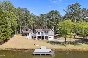 16521 Lakeshore Dr, Wagram, NC 28396 - Photo 6