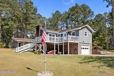 16521 Lakeshore Drive, Wagram, NC 28396 - Photo 8