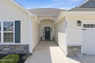 1019 Blue Water Boulevard, New Bern, NC 28562 - Photo 2