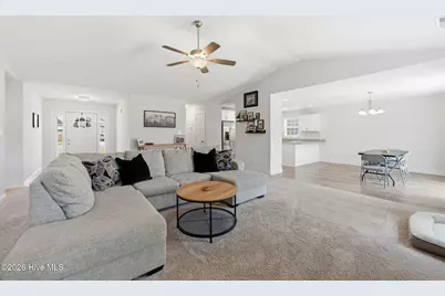 1019 Blue Water Boulevard, New Bern, NC 28562 - Photo 4