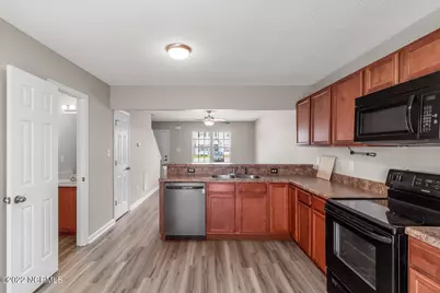 1004 Banister Loop, Jacksonville, NC 28546 - Photo 10