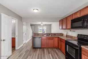 1004 Banister Loop, Jacksonville, NC 28546 - Photo 10