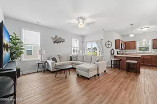 209 Shallowbag Bay Ln, Jacksonville, NC 28546 - Photo 2