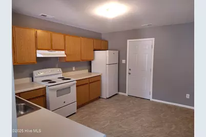 995 W Pueblo Drive, Jacksonville, NC 28546 - Photo 6