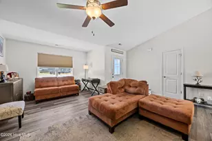 811 E Warner Ct, Hubert, NC 28539 - Photo 8