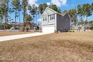 203 E Red Head Cir, Sneads Ferry, NC 28460 - Photo 2