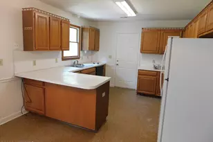 303 Betty Dr, Elizabeth City, NC 27909 - Photo 4