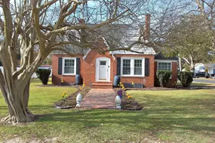215 N Elm St, Chadbourn, NC 28431 - Photo 1
