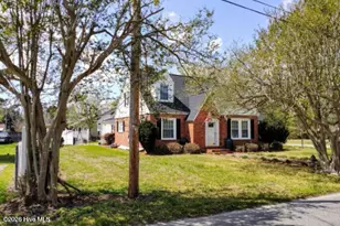 215 N Elm St, Chadbourn, NC 28431 - Photo 2