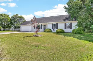 407 Alec Ct, Hubert, NC 28539 - Photo 2